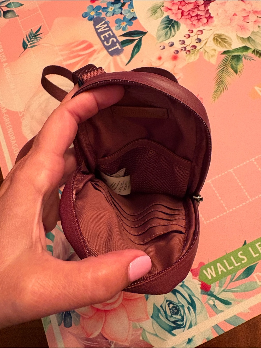 Lululemon Woman’s Maroon Crossbody Phone Pouch with Coin Pod - Picture 3 of 6
